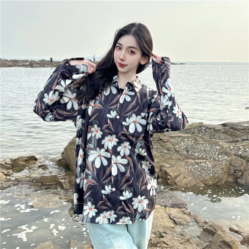 Retro Loose Long Sleeve Floral Shirt for Women – Autumn Hawaiian Beach Top, Unique Casual Style Retro Loose Long Sleeve Floral Shirt for Women – Autumn Hawaiian Beach Top, Unique Casual Style