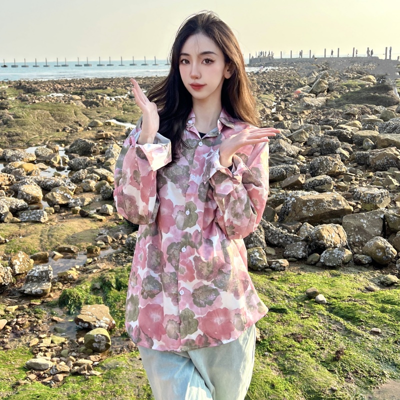 Retro Loose Long Sleeve Floral Shirt for Women – Autumn Hawaiian Beach Top, Unique Casual Style Retro Loose Long Sleeve Floral Shirt for Women – Autumn Hawaiian Beach Top, Unique Casual Style