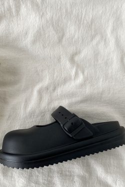 Retro Mary Jane Hole Shoes for Women - 2025 New Summer Outdoor Thick-Soled Closed-Toe Non-Slip Slippers in Y2K Style