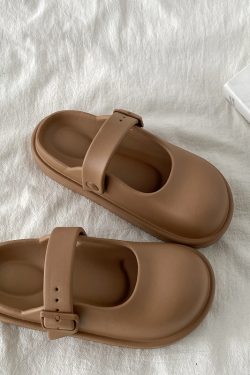 Retro Mary Jane Hole Shoes for Women - 2025 New Summer Outdoor Thick-Soled Closed-Toe Non-Slip Slippers in Y2K Style