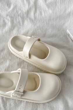 Retro Mary Jane Hole Shoes for Women - 2025 New Summer Outdoor Thick-Soled Closed-Toe Non-Slip Slippers in Y2K Style