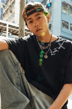 Retro Minimalist Letter Short Sleeve T-Shirt for Men and Women - Trendy Loose Fit Summer Tee, 90s Style, Unisex Fashion 2025