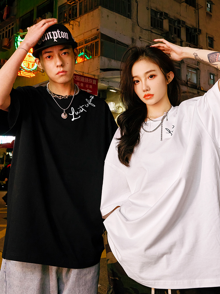 Retro Minimalist Letter Short Sleeve T-Shirt for Men and Women - Trendy Loose Fit Summer Tee, 90s Style, Unisex Fashion 2025 Retro Minimalist Letter Short Sleeve T-Shirt for Men and Women - Trendy Loose Fit Summer Tee, 90s Style, Unisex Fashion 2025