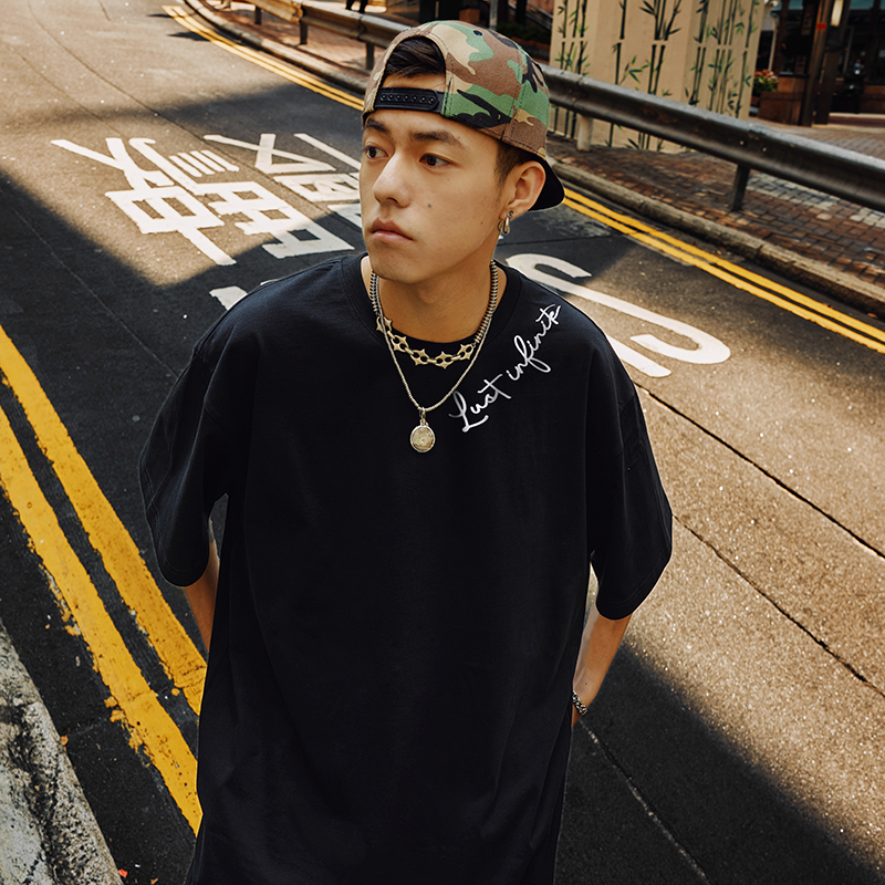 Retro Minimalist Letter Short Sleeve T-Shirt for Men and Women - Trendy Loose Fit Summer Tee, 90s Style, Unisex Fashion 2025 Retro Minimalist Letter Short Sleeve T-Shirt for Men and Women - Trendy Loose Fit Summer Tee, 90s Style, Unisex Fashion 2025