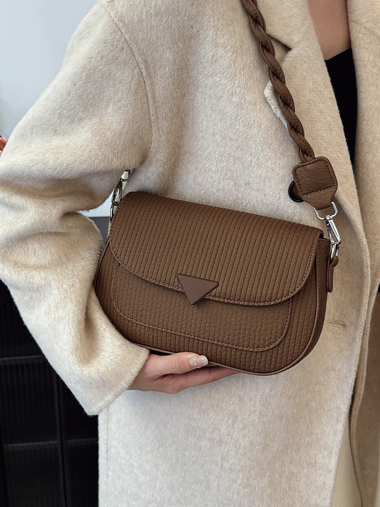 Retro Minimalist Saddle Bag for Women - 2025 Spring Casual Shoulder Bag, Trendy Versatile Design Retro Minimalist Saddle Bag for Women - 2025 Spring Casual Shoulder Bag, Trendy Versatile Design