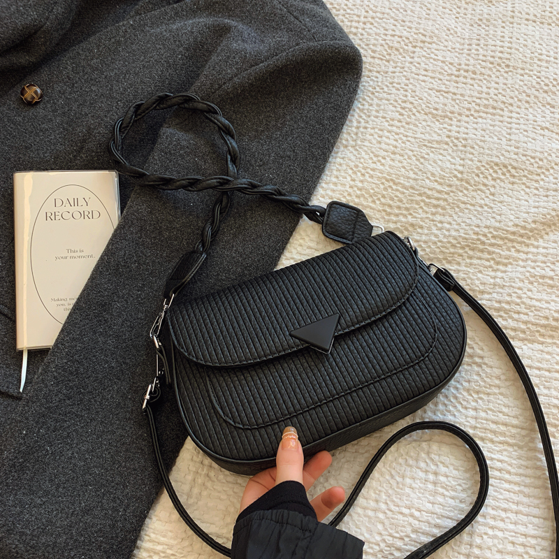 Retro Minimalist Saddle Bag for Women - 2025 Spring Casual Shoulder Bag, Trendy Versatile Design Retro Minimalist Saddle Bag for Women - 2025 Spring Casual Shoulder Bag, Trendy Versatile Design