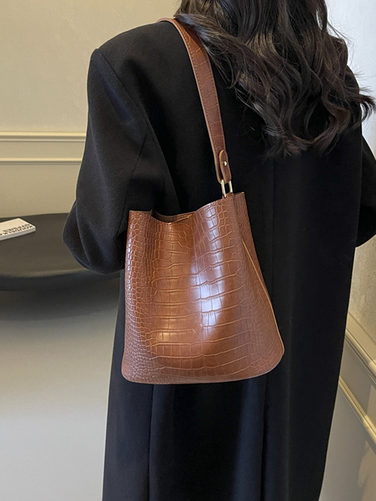 Retro Niche Design Shoulder Crossbody Bucket Bag for Women - High-End Mother-Daughter Style, 2025 Trendy Fashion Accessory Retro Niche Design Shoulder Crossbody Bucket Bag for Women - High-End Mother-Daughter Style, 2025 Trendy Fashion Accessory