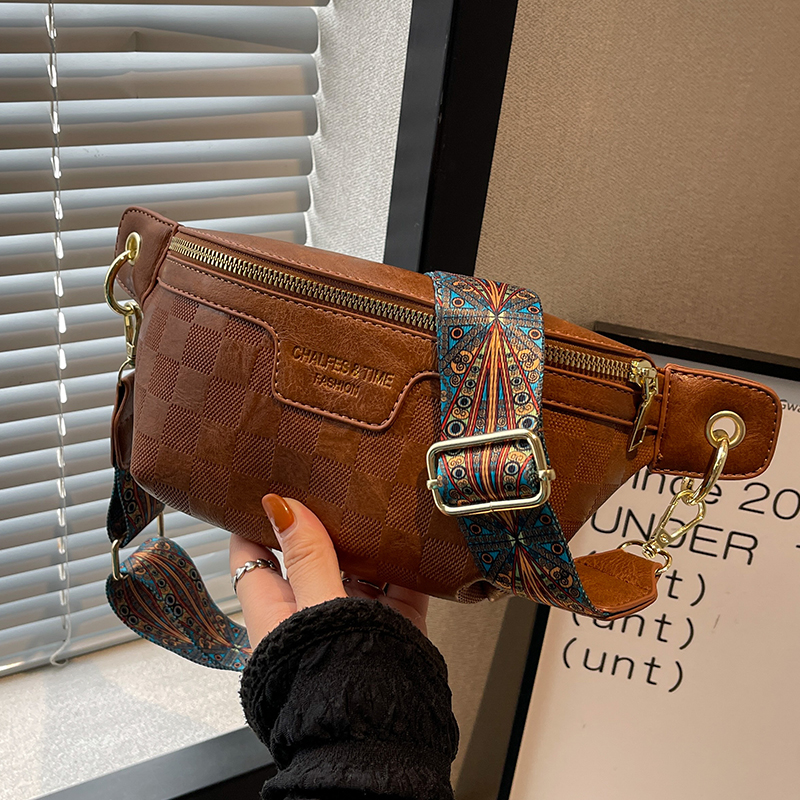 Retro Niche Design Women's Crossbody Bag - Versatile Small Chest & Waist Bag for Spring Summer 2025 Fashion Retro Niche Design Women's Crossbody Bag - Versatile Small Chest & Waist Bag for Spring Summer 2025 Fashion