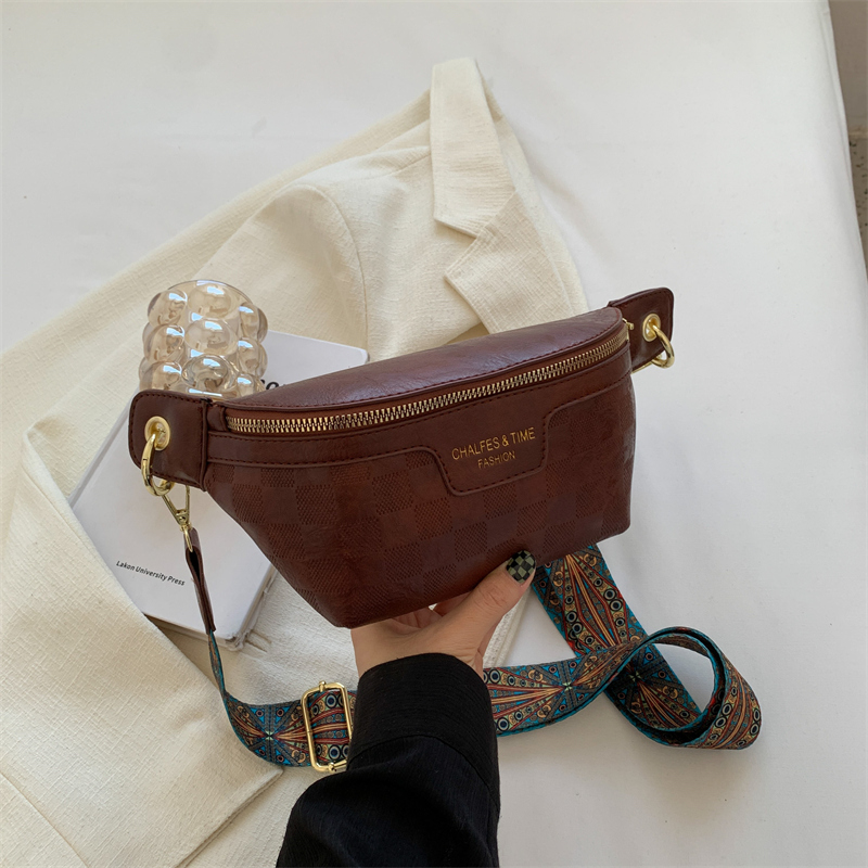 Retro Niche Design Women's Crossbody Bag - Versatile Small Chest & Waist Bag for Spring Summer 2025 Fashion Retro Niche Design Women's Crossbody Bag - Versatile Small Chest & Waist Bag for Spring Summer 2025 Fashion