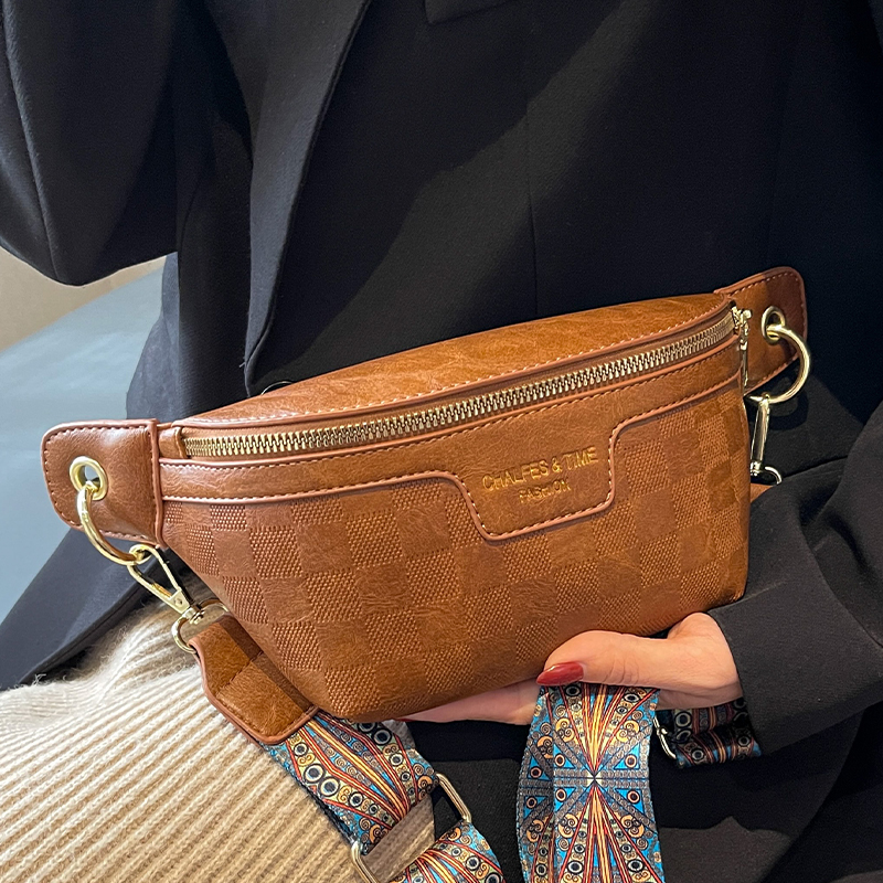 Retro Niche Design Women's Crossbody Bag - Versatile Small Chest & Waist Bag for Spring Summer 2025 Fashion Retro Niche Design Women's Crossbody Bag - Versatile Small Chest & Waist Bag for Spring Summer 2025 Fashion