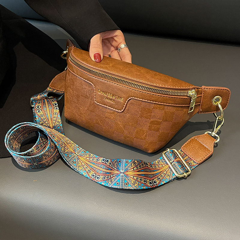 Retro Niche Design Women's Crossbody Bag - Versatile Small Chest & Waist Bag for Spring Summer 2025 Fashion Retro Niche Design Women's Crossbody Bag - Versatile Small Chest & Waist Bag for Spring Summer 2025 Fashion