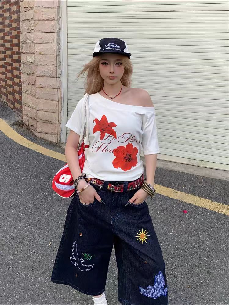 Retro Off-Shoulder Floral Print Short Sleeve T-Shirt for Women - Summer Sweet & Spicy Slim-Fit Top, American Street Style Retro Off-Shoulder Floral Print Short Sleeve T-Shirt for Women - Summer Sweet & Spicy Slim-Fit Top, American Street Style