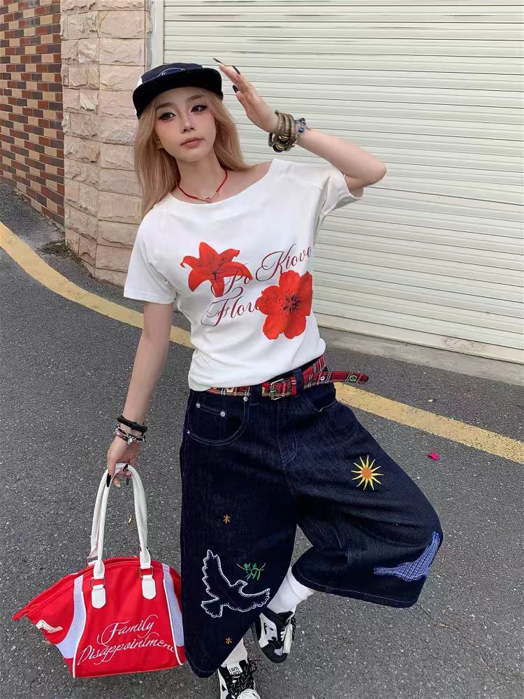 Retro Off-Shoulder Floral Print Short Sleeve T-Shirt for Women - Summer Sweet & Spicy Slim-Fit Top, American Street Style Retro Off-Shoulder Floral Print Short Sleeve T-Shirt for Women - Summer Sweet & Spicy Slim-Fit Top, American Street Style