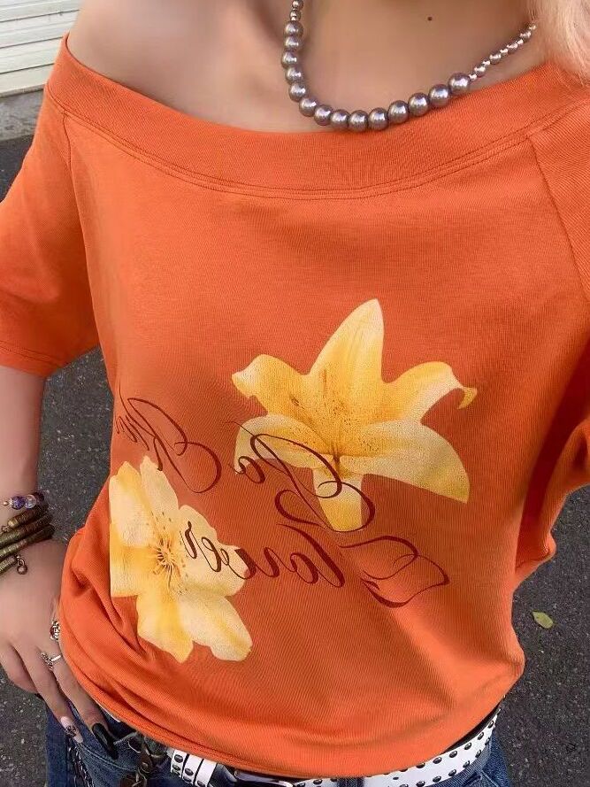 Retro Off-Shoulder Floral Print Short Sleeve T-Shirt for Women - Summer Sweet & Spicy Slim-Fit Top, American Street Style Retro Off-Shoulder Floral Print Short Sleeve T-Shirt for Women - Summer Sweet & Spicy Slim-Fit Top, American Street Style