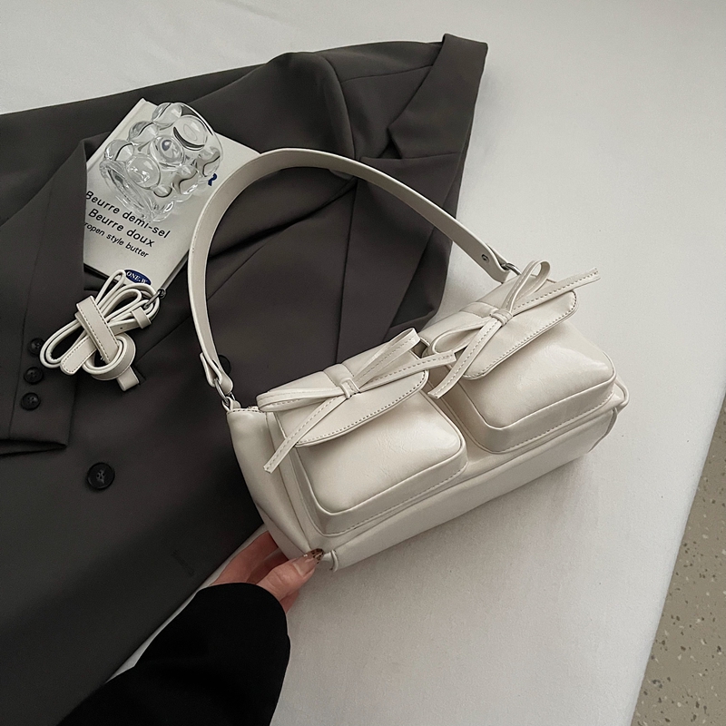 Retro Oil Wax Leather Underarm Bag for Women - 2025 Winter Casual Shoulder Bag, Niche High-End Dumpling Style Retro Oil Wax Leather Underarm Bag for Women - 2025 Winter Casual Shoulder Bag, Niche High-End Dumpling Style