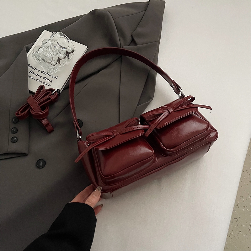 Retro Oil Wax Leather Underarm Bag for Women - 2025 Winter Casual Shoulder Bag, Niche High-End Dumpling Style Retro Oil Wax Leather Underarm Bag for Women - 2025 Winter Casual Shoulder Bag, Niche High-End Dumpling Style