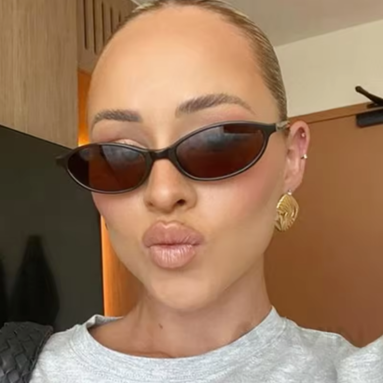 Retro Oval Narrow-Frame Sunglasses for Men and Women - Trendy Small Face Fit, Hip-Hop and Street Style, Ideal for Parties and Runway Retro Oval Narrow-Frame Sunglasses for Men and Women - Trendy Small Face Fit, Hip-Hop and Street Style, Ideal for Parties and Runway