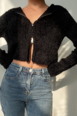 Retro Plush High-Waisted Slim Fit Hooded Knitted Cardigan Top - Cute European American Style