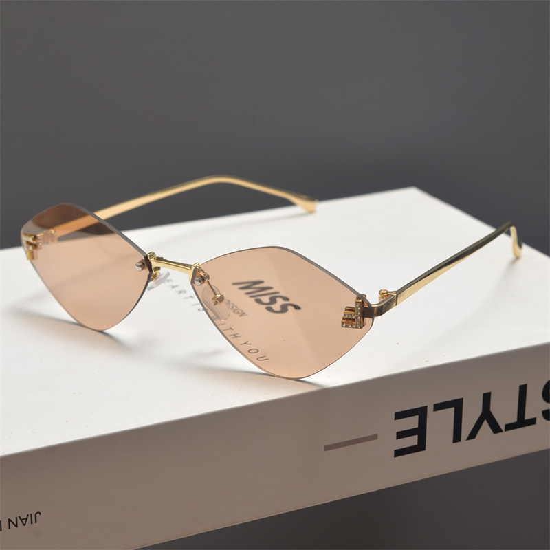 Retro Polygonal Diamond-Shaped Sunglasses for Women - Frameless Cut-Edge, Small Face Flattering, Trendy High-End Fashion Eyewear Retro Polygonal Diamond-Shaped Sunglasses for Women - Frameless Cut-Edge, Small Face Flattering, Trendy High-End Fashion Eyewear
