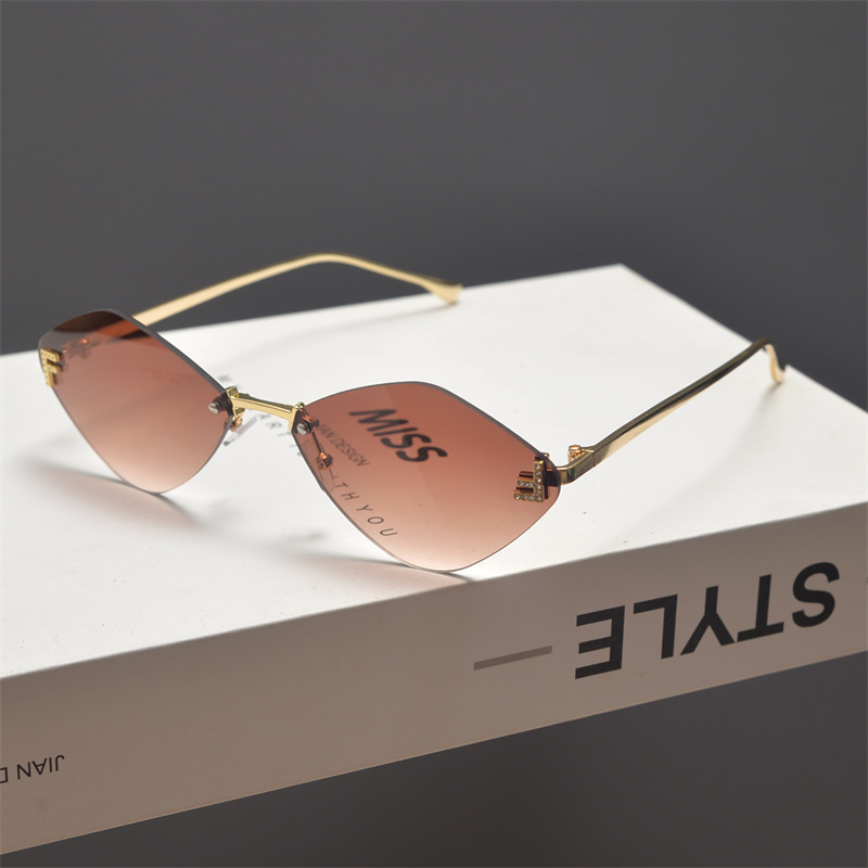 Retro Polygonal Diamond-Shaped Sunglasses for Women - Frameless Cut-Edge, Small Face Flattering, Trendy High-End Fashion Eyewear Retro Polygonal Diamond-Shaped Sunglasses for Women - Frameless Cut-Edge, Small Face Flattering, Trendy High-End Fashion Eyewear