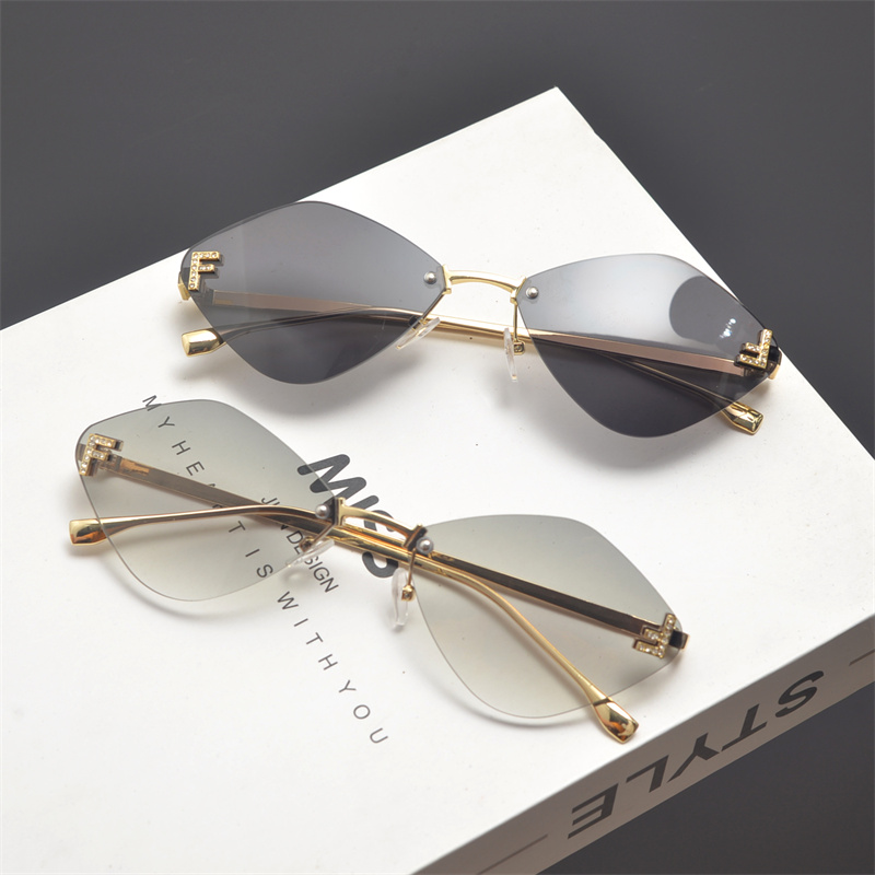 Retro Polygonal Diamond-Shaped Sunglasses for Women - Frameless Cut-Edge, Small Face Flattering, Trendy High-End Fashion Eyewear Retro Polygonal Diamond-Shaped Sunglasses for Women - Frameless Cut-Edge, Small Face Flattering, Trendy High-End Fashion Eyewear