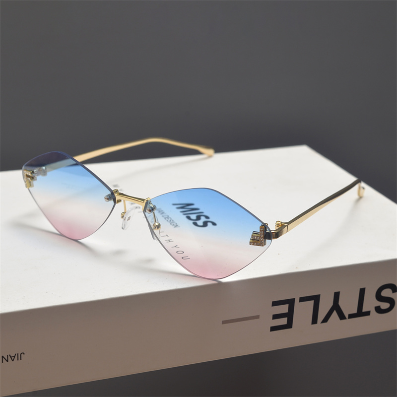 Retro Polygonal Diamond-Shaped Sunglasses for Women - Frameless Cut-Edge, Small Face Flattering, Trendy High-End Fashion Eyewear Retro Polygonal Diamond-Shaped Sunglasses for Women - Frameless Cut-Edge, Small Face Flattering, Trendy High-End Fashion Eyewear