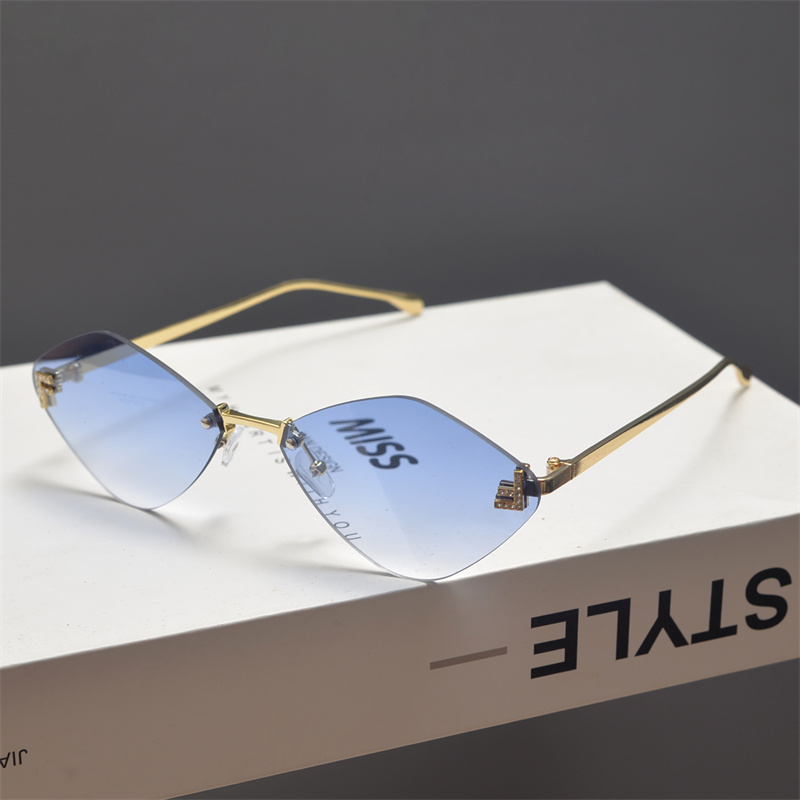 Retro Polygonal Diamond-Shaped Sunglasses for Women - Frameless Cut-Edge, Small Face Flattering, Trendy High-End Fashion Eyewear Retro Polygonal Diamond-Shaped Sunglasses for Women - Frameless Cut-Edge, Small Face Flattering, Trendy High-End Fashion Eyewear