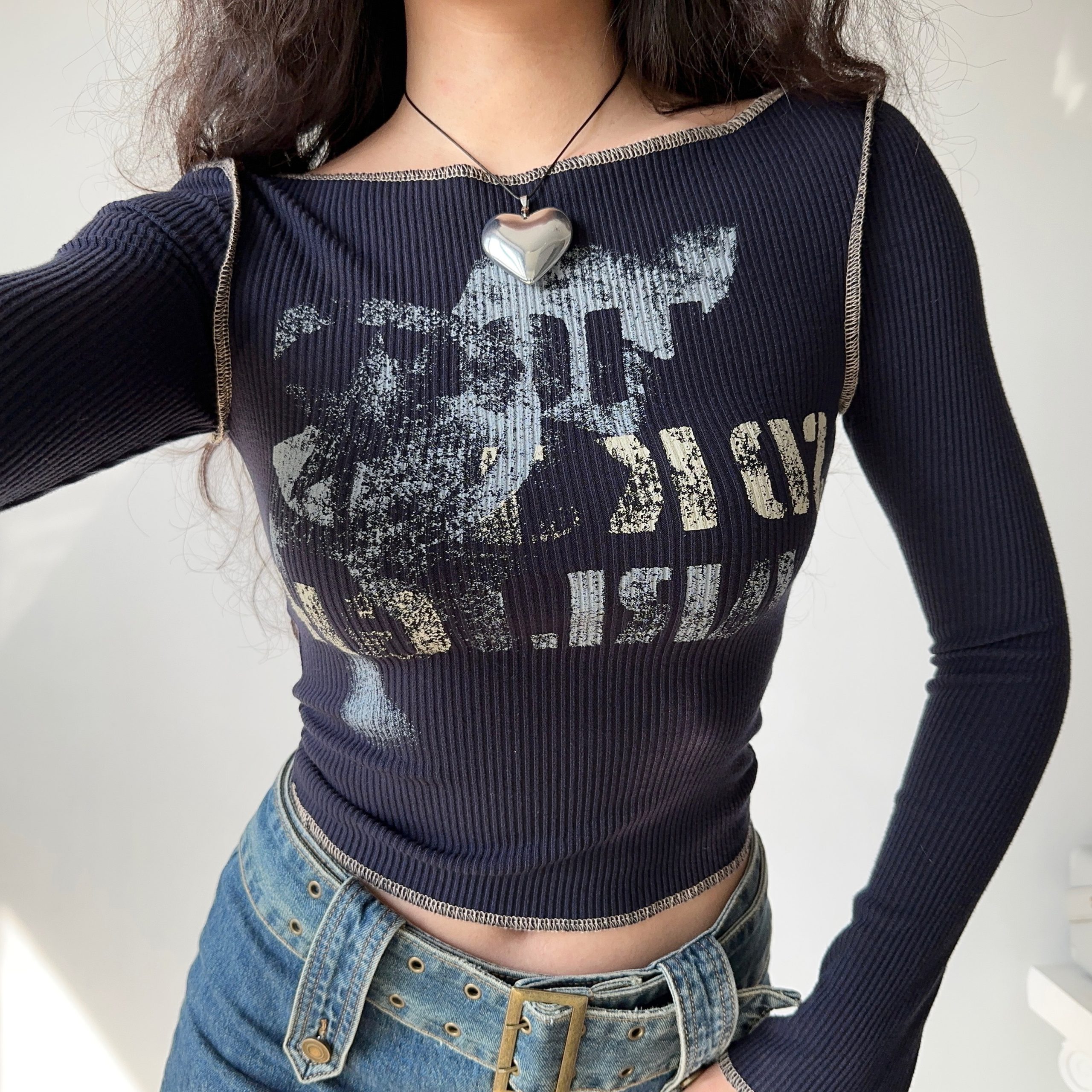 Retro Printed Long Sleeve T-shirt for Women - Slim Fit European & American Style Top, Perfect for Y2K and 90s Fashion Retro Printed Long Sleeve T-shirt for Women - Slim Fit European & American Style Top, Perfect for Y2K and 90s Fashion