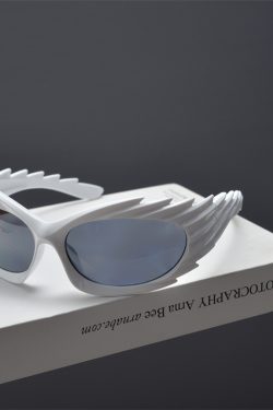 Retro Punk Asymmetric Winged Sunglasses for Men and Women - Trendy Street Style Eyewear for Millennial Fashion