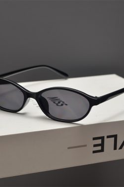 Retro Punk Style Ultra-Small Oval Sunglasses for Men and Women - Trendy Slimming Hip-Hop Sunglasses for Small Faces