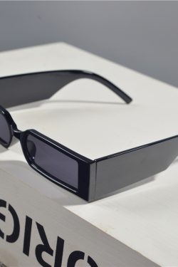 Retro Rectangular Narrow-Frame Sunglasses for Men and Women - Trendy Hip-Hop Street Style, Disco-Inspired Fashion Eyewear