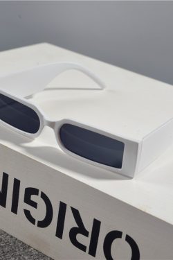 Retro Rectangular Narrow-Frame Sunglasses for Men and Women - Trendy Hip-Hop Street Style, Disco-Inspired Fashion Eyewear