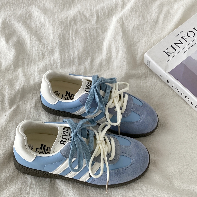 Retro Red Training Shoes for Women - 2025 Spring Versatile Flat Sneakers, Casual Sports Shoes in Y2K Style Retro Red Training Shoes for Women - 2025 Spring Versatile Flat Sneakers, Casual Sports Shoes in Y2K Style