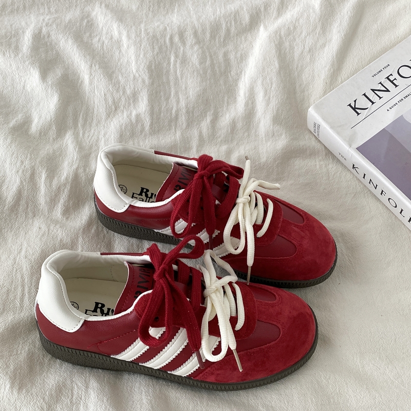 Retro Red Training Shoes for Women - 2025 Spring Versatile Flat Sneakers, Casual Sports Shoes in Y2K Style Retro Red Training Shoes for Women - 2025 Spring Versatile Flat Sneakers, Casual Sports Shoes in Y2K Style