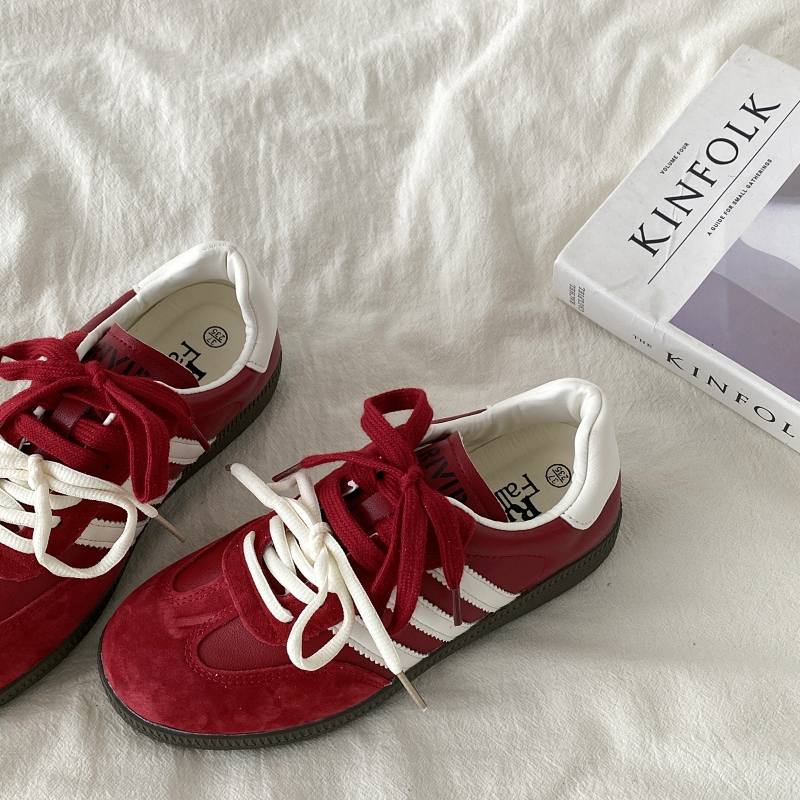 Retro Red Training Shoes for Women - 2025 Spring Versatile Flat Sneakers, Casual Sports Shoes in Y2K Style Retro Red Training Shoes for Women - 2025 Spring Versatile Flat Sneakers, Casual Sports Shoes in Y2K Style