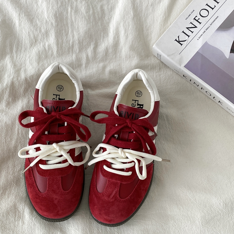 Retro Red Training Shoes for Women - 2025 Spring Versatile Flat Sneakers, Casual Sports Shoes in Y2K Style Retro Red Training Shoes for Women - 2025 Spring Versatile Flat Sneakers, Casual Sports Shoes in Y2K Style