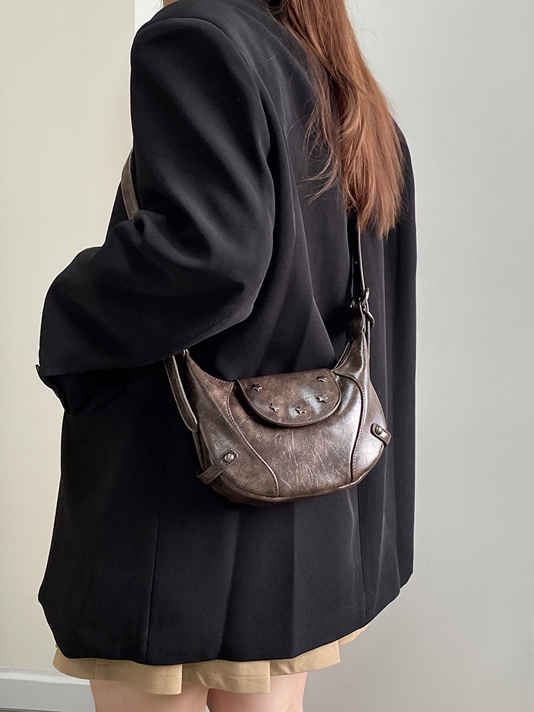 Retro Saddle Bag for Women - Handheld Crossbody Small Bag, Spring Summer 2025 Niche Design, Perfect for Y2K and Vintage Styles Retro Saddle Bag for Women - Handheld Crossbody Small Bag, Spring Summer 2025 Niche Design, Perfect for Y2K and Vintage Styles