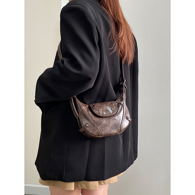 Retro Saddle Bag for Women - Handheld Crossbody Small Bag, Spring Summer 2025 Niche Design, Perfect for Y2K and Vintage Styles Retro Saddle Bag for Women - Handheld Crossbody Small Bag, Spring Summer 2025 Niche Design, Perfect for Y2K and Vintage Styles