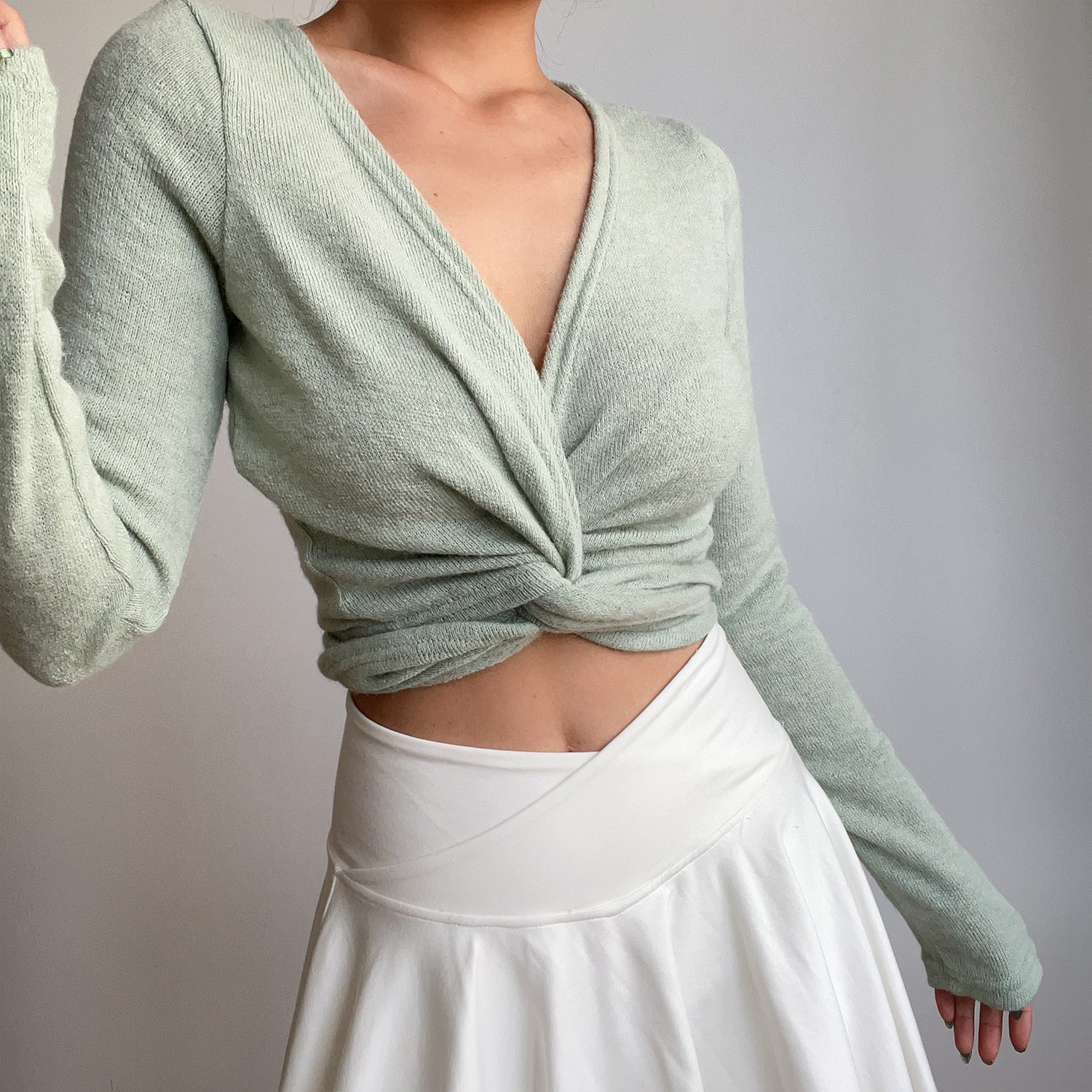 Retro Sexy V-Neck One-Piece Tie High-Waisted Short Slim-Fit Long Sleeve Knit Top for Y2K and 90s Fashion Lovers Retro Sexy V-Neck One-Piece Tie High-Waisted Short Slim-Fit Long Sleeve Knit Top for Y2K and 90s Fashion Lovers