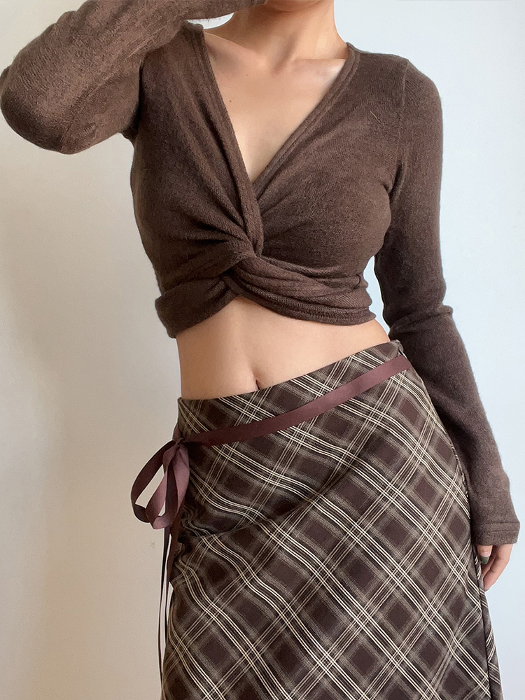 Retro Sexy V-Neck One-Piece Tie High-Waisted Short Slim-Fit Long Sleeve Knit Top for Y2K and 90s Fashion Lovers Retro Sexy V-Neck One-Piece Tie High-Waisted Short Slim-Fit Long Sleeve Knit Top for Y2K and 90s Fashion Lovers