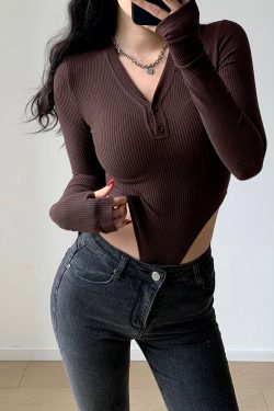 Retro Slim-Fit V-Neck Buttoned Knitted Bodysuit for Women - Waist-Revealing Design for a Flattering, Slimming Effect