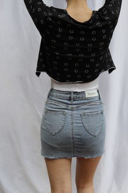 Retro Smiley Face Print Long Sleeve Cardigan T-Shirt Top with Round Neck, High Waist, and Short Hem – Cute Y2K Style Fashion