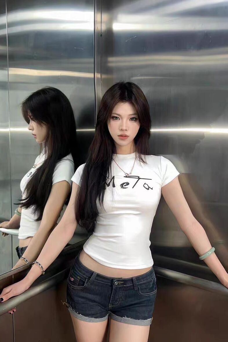 Retro Spicy Girl Letter Print Short Sleeve T-Shirt for Women - Waist-Cinching, Slim-Fit Stretchy Summer Top