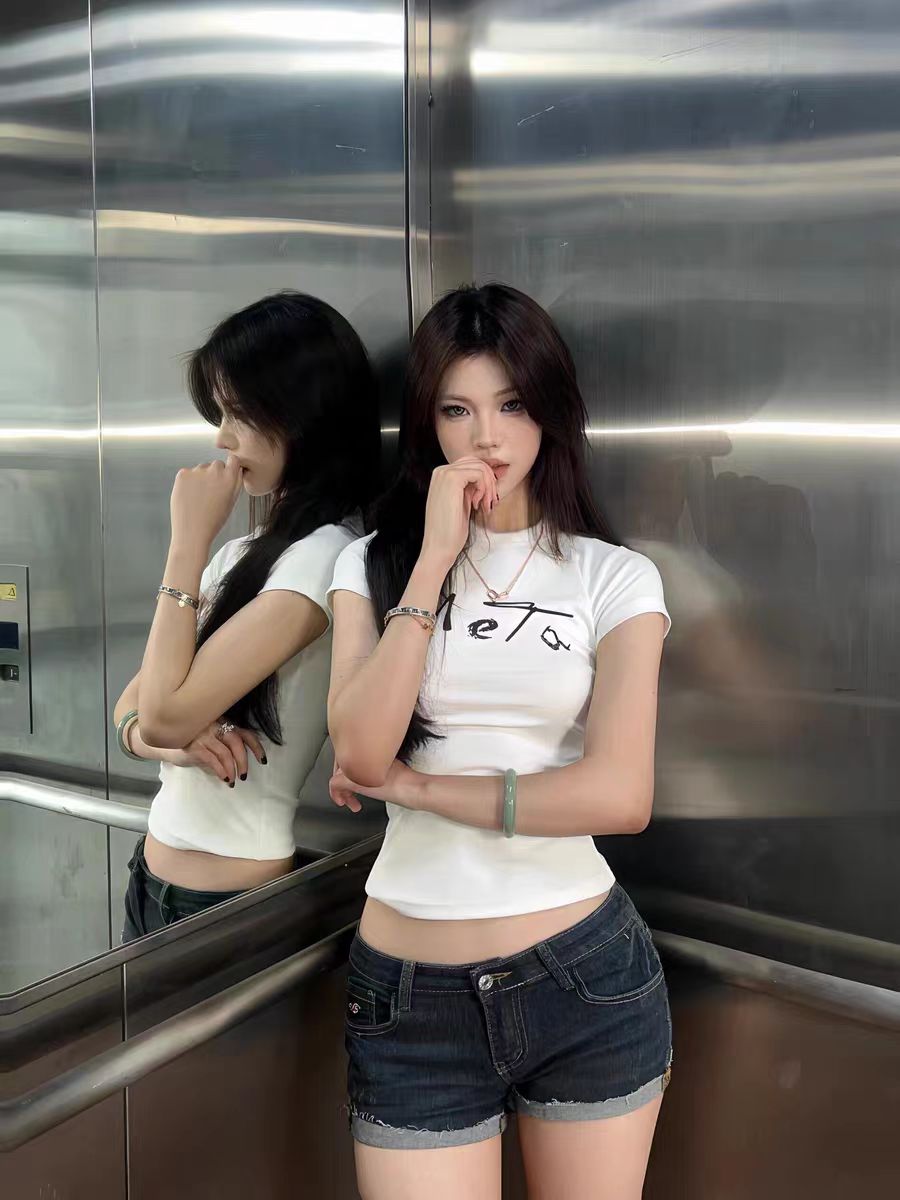 Retro Spicy Girl Letter Print Short Sleeve T-Shirt for Women - Waist-Cinching, Slim-Fit Stretchy Summer Top Retro Spicy Girl Letter Print Short Sleeve T-Shirt for Women - Waist-Cinching, Slim-Fit Stretchy Summer Top