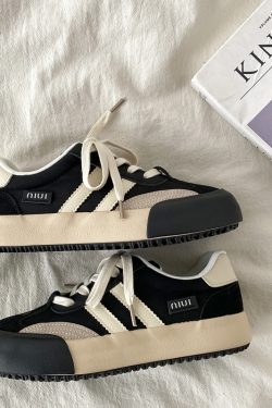 Retro Thick-Soled Women's Casual Sports Shoes - Versatile College Style for Spring 2025 - Trendy Y2K Inspired Footwear