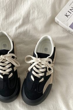 Retro Thick-Soled Women's Casual Sports Shoes - Versatile College Style for Spring 2025 - Trendy Y2K Inspired Footwear