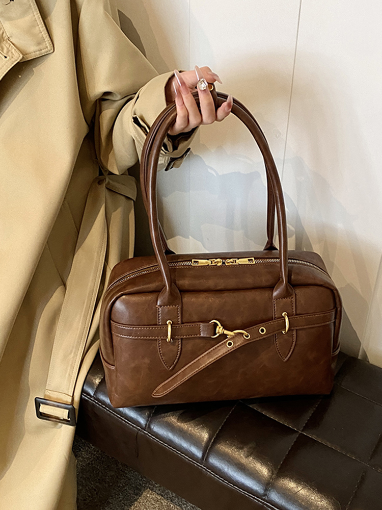 Retro Underarm Bag for Women - 2025 Stylish Handheld Shoulder Tote, Fashionable Pillow Bag for Spring and Summer Commuting Retro Underarm Bag for Women - 2025 Stylish Handheld Shoulder Tote, Fashionable Pillow Bag for Spring and Summer Commuting