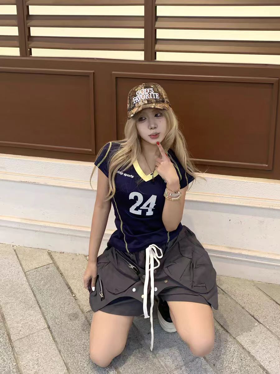 Retro V-Neck Short Sleeve Sports T-Shirt for Women – Slim Fit, Sexy Design, 2025 Summer Fashion, Perfect for Casual and Active Wear Retro V-Neck Short Sleeve Sports T-Shirt for Women – Slim Fit, Sexy Design, 2025 Summer Fashion, Perfect for Casual and Active Wear