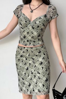 Retro Velvet Plaid Short Sleeve T-Shirt & Bodycon Skirt Set for Women - European & American Style Summer Fashion