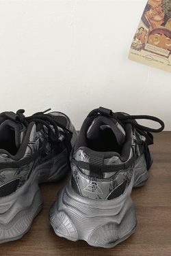 Retro Vintage Black Warrior Dad Shoes for Women - Thick-Soled Height-Increasing Sports Casual Sneakers, Trendy 2025 Style